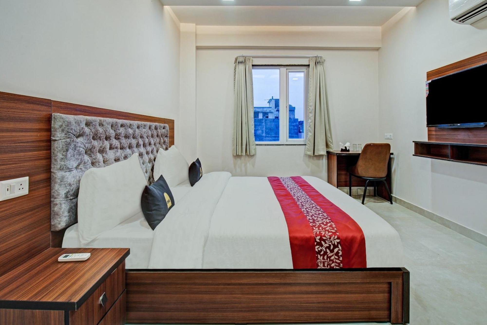 Townhouse Oak Vs Shivanya Lucknow Exterior photo
