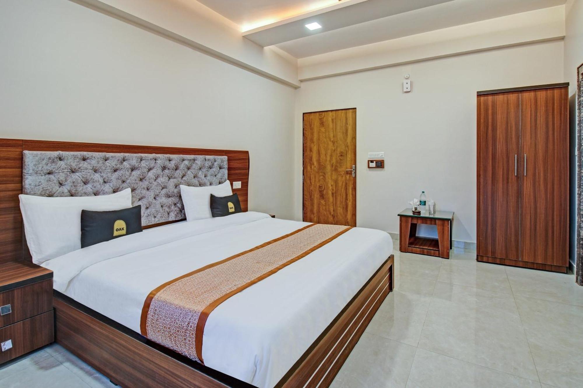 Townhouse Oak Vs Shivanya Lucknow Exterior photo