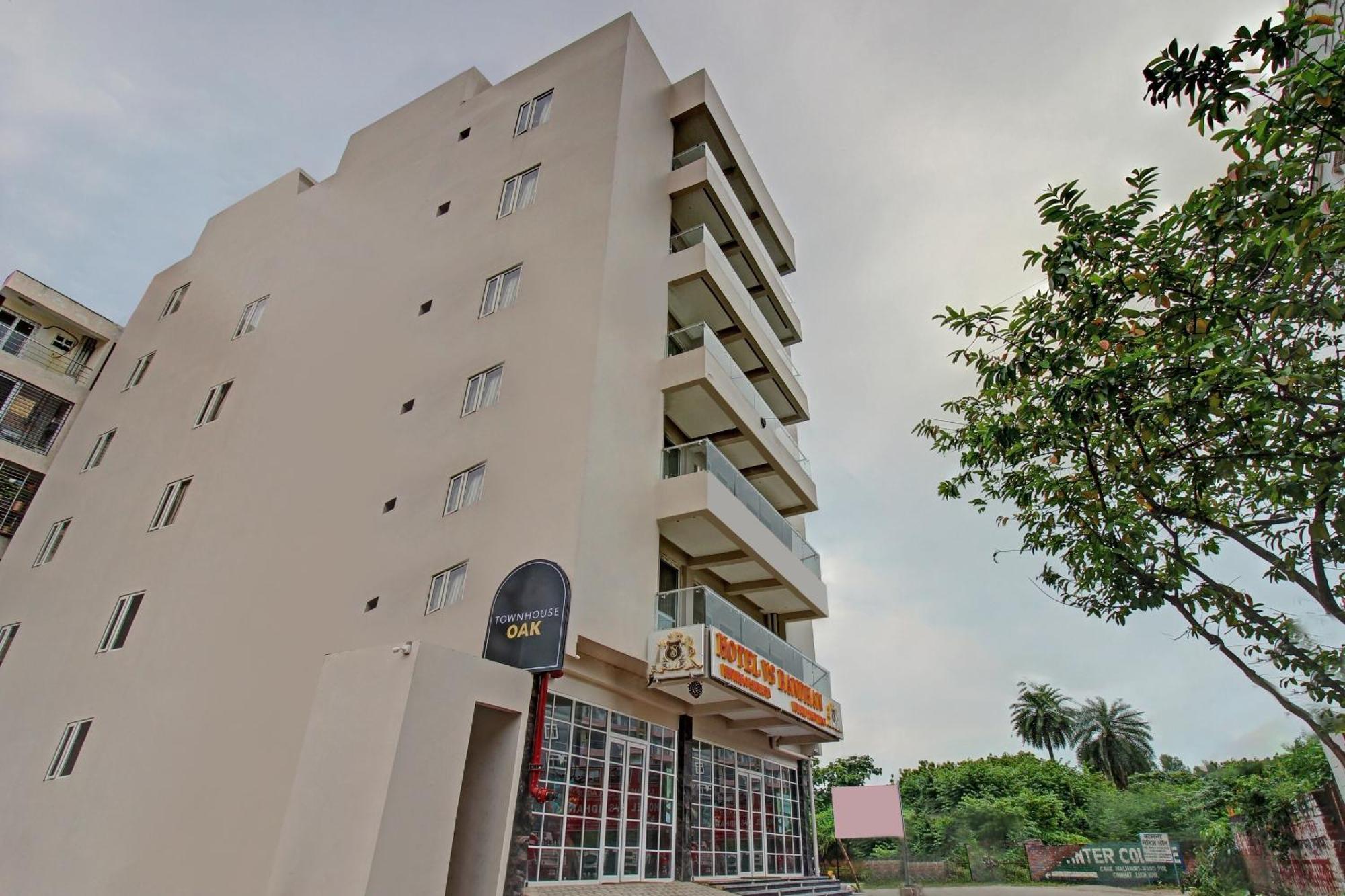 Townhouse Oak Vs Shivanya Lucknow Exterior photo