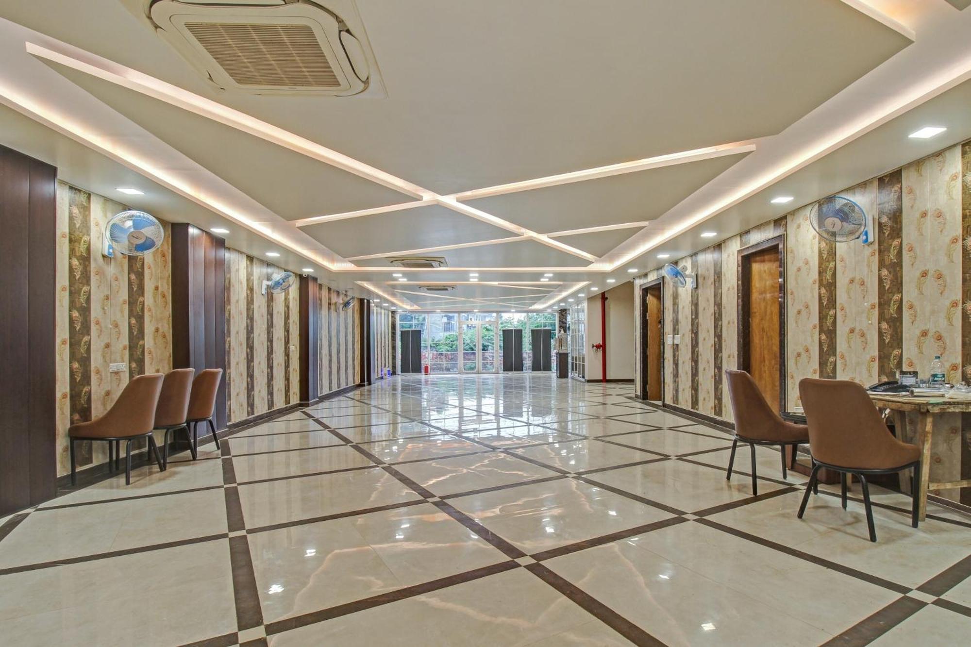 Townhouse Oak Vs Shivanya Lucknow Exterior photo